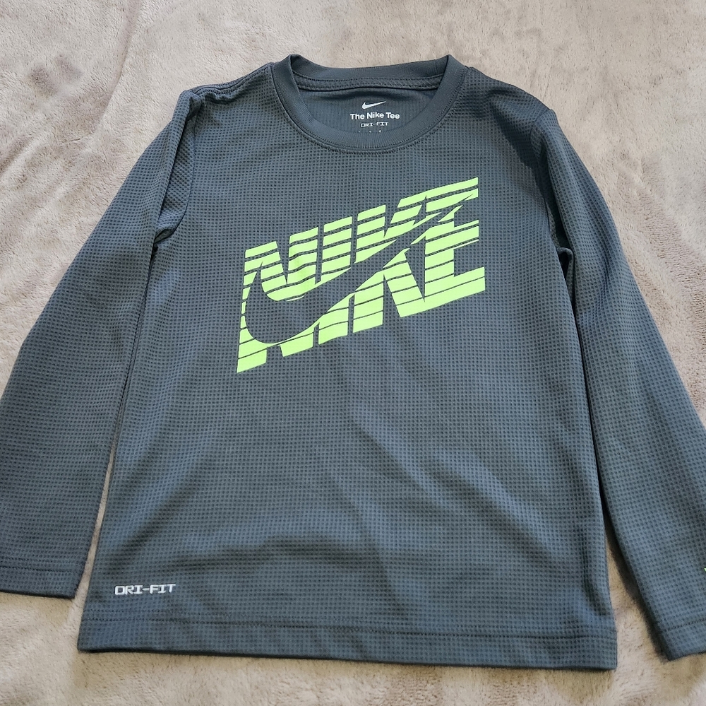 Boys Nike Dri fit long sleeve shirt